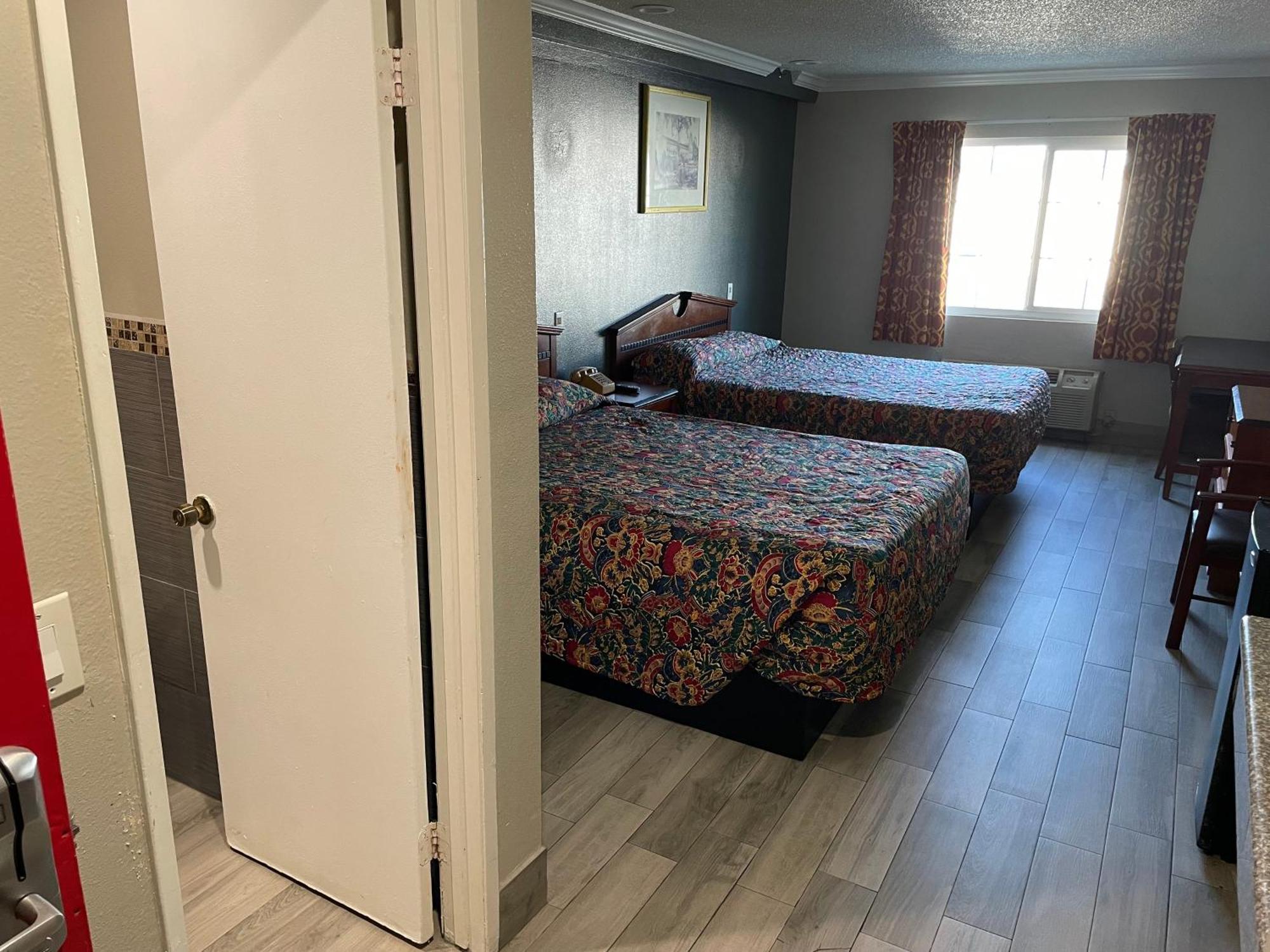 Heritage Inn And Suites Корона Экстерьер фото