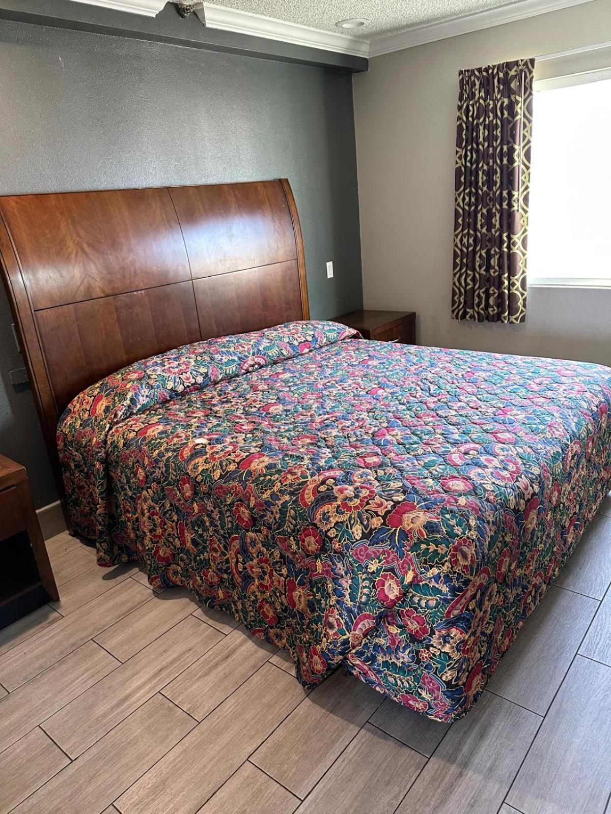 Heritage Inn And Suites Корона Экстерьер фото